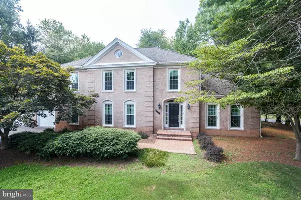 Mclean, VA 22102,8432 HOLLY LEAF DR