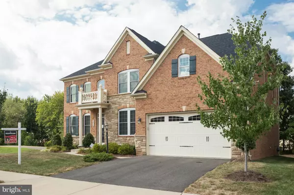 3975 WOODBERRY MEADOW DR, Fairfax, VA 22033