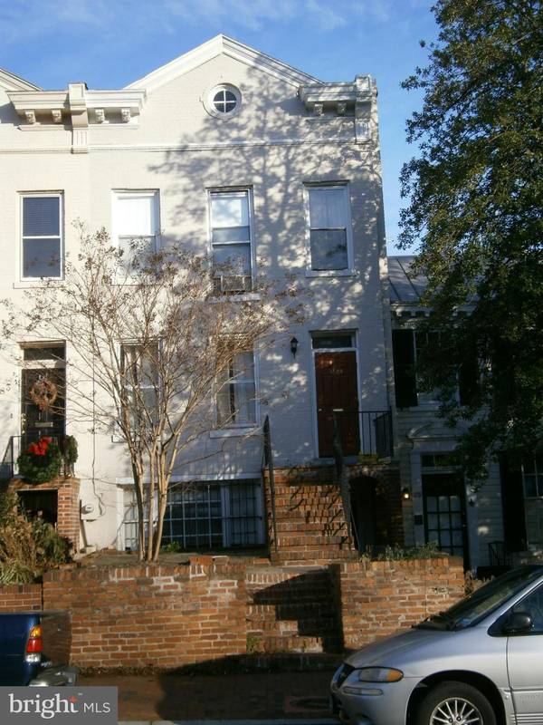 1681 35TH ST NW, Washington, DC 20007