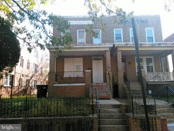 335 RALEIGH ST SE, Washington, DC 20032