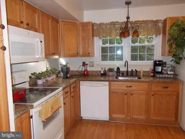 Burke, VA 22015,5808 BUNKER WOODS LN