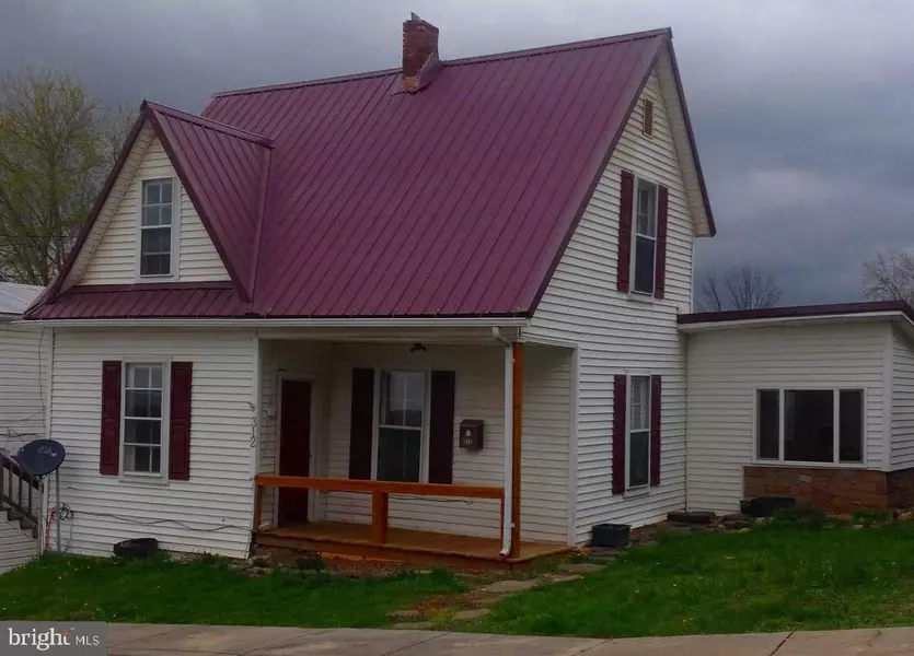 312 WASHINGTON ST, Moorefield, WV 26836