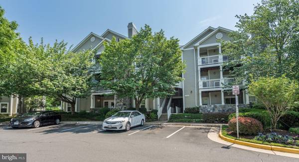 1724 LAKE SHORE CREST DR #11, Reston, VA 20190