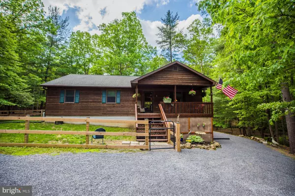 Great Cacapon, WV 25422,225 SIDELING MOUNTAIN TRL