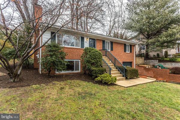 2601 23RD RD N, Arlington, VA 22207