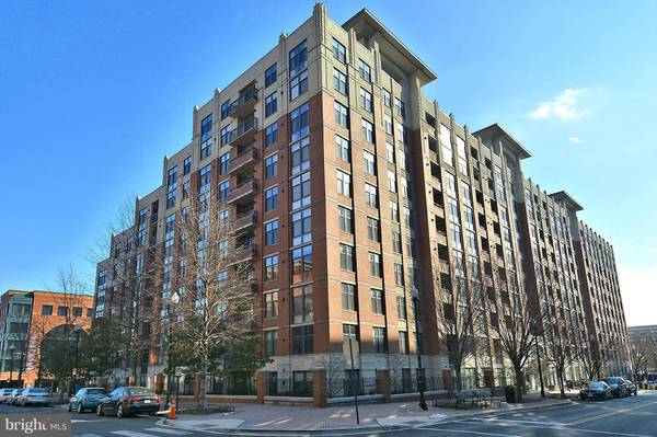 1021 GARFIELD ST #521, Arlington, VA 22201