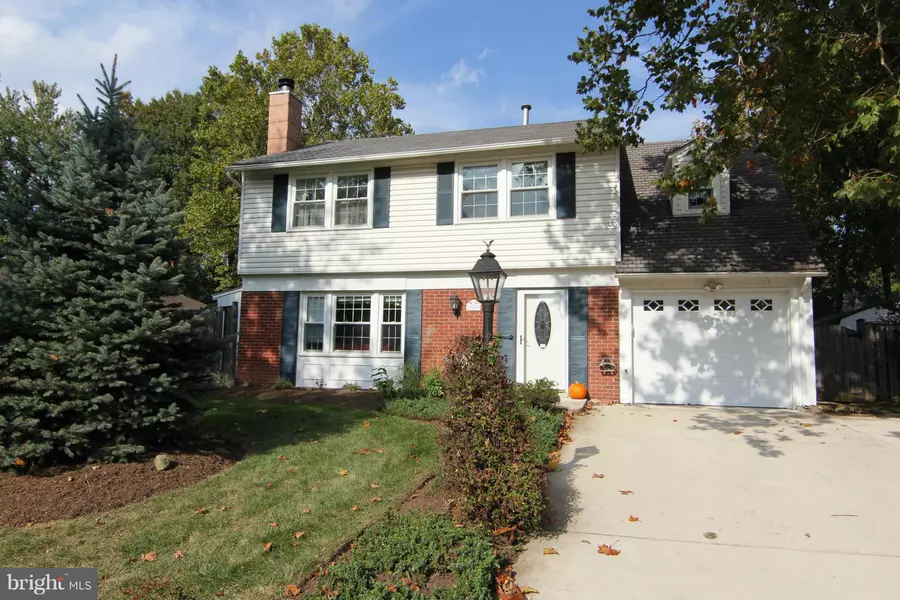 13216 PLEASANTVIEW LN, Fairfax, VA 22033