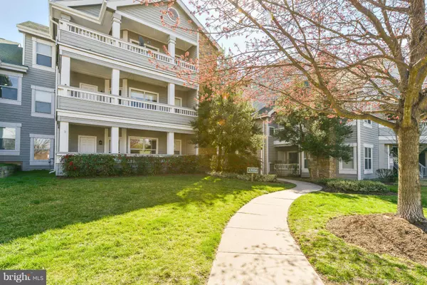 Fairfax, VA 22033,13058 AUTUMN WOODS WAY #103