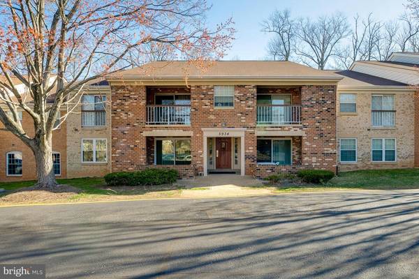 5934 COVE LANDING RD #102C, Burke, VA 22015