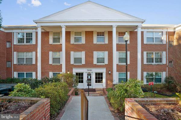 7621 TREMAYNE PL #102, Mclean, VA 22102