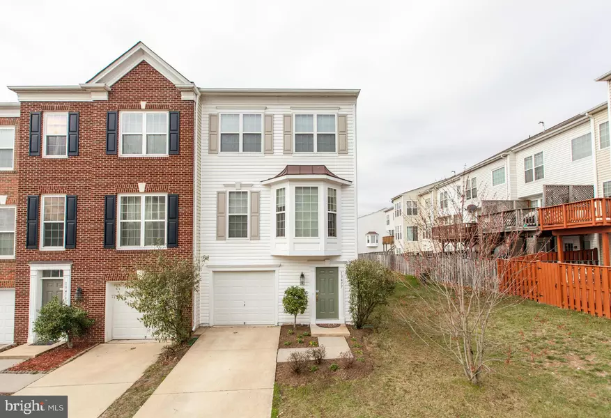 13417 MIDNIGHT BLUE PL, Centreville, VA 20120