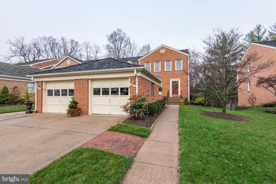 2912 OAKBOROUGH SQ, Oakton, VA 22124