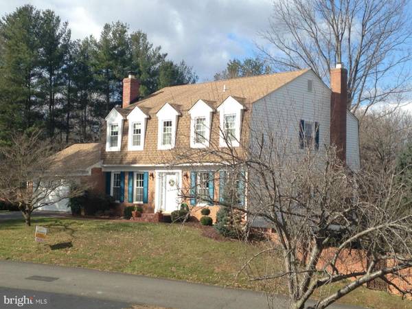 2945 MILLER HEIGHTS RD, Oakton, VA 22124