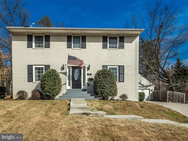 6052 WOOTEN DR, Falls Church, VA 22044