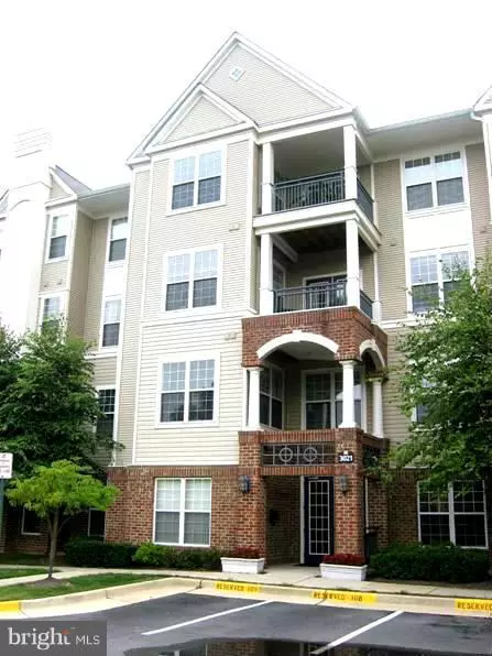 3021 NICOSH CIR #1301, Falls Church, VA 22042