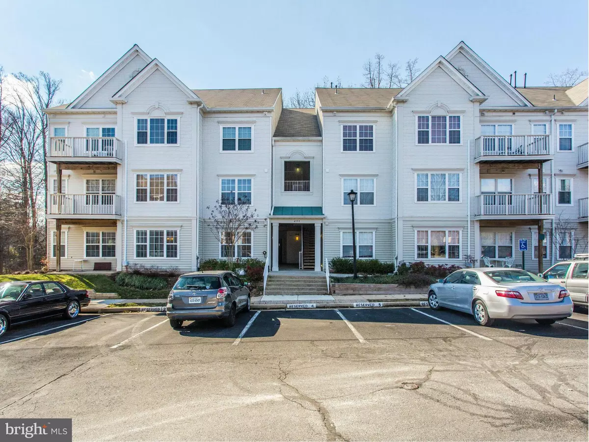 Fairfax, VA 22033,4359 WILSON VALLEY DR #204