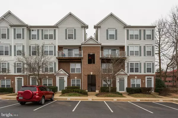 12765 FAIR CREST CT #34-304, Fairfax, VA 22033