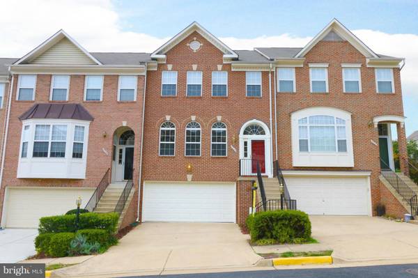 5242 COZY GLEN LN, Alexandria, VA 22312