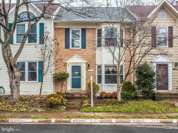 5192 GLEN MEADOW DR, Centreville, VA 20120