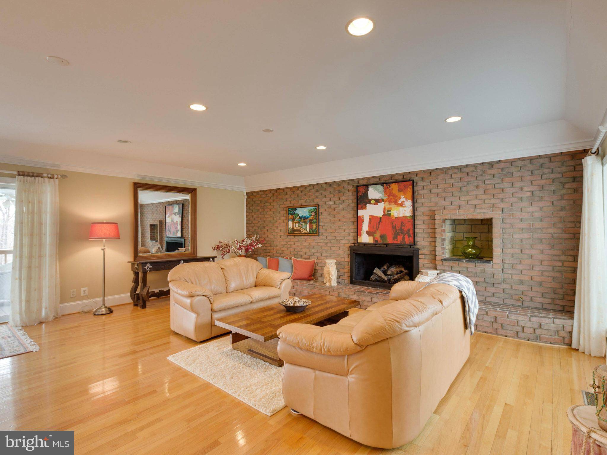 Alexandria, VA 22312,4625 BROOKSIDE DR