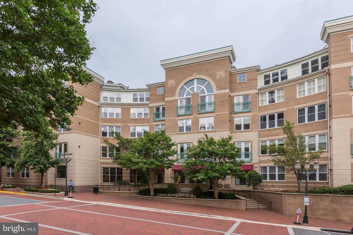 Reston, VA 20190,12001 MARKET ST #121