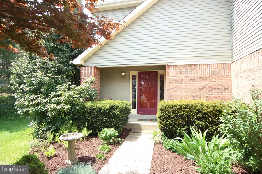 4564 SHETLAND GREEN RD, Alexandria, VA 22312