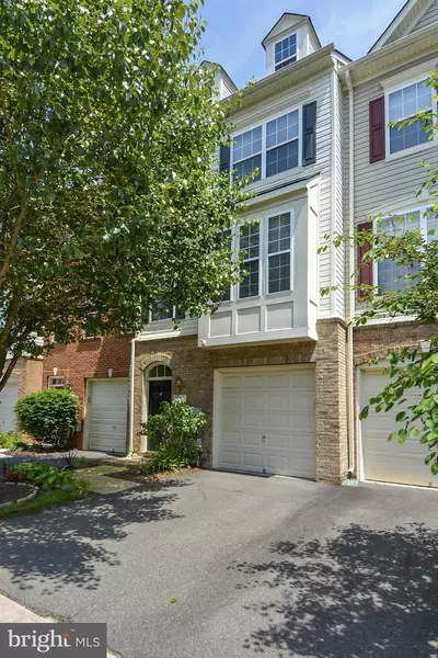 7555 GREAT SWAN CT, Alexandria, VA 22306