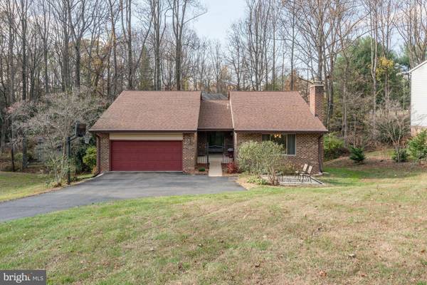 1118 CHALLEDON RD, Great Falls, VA 22066