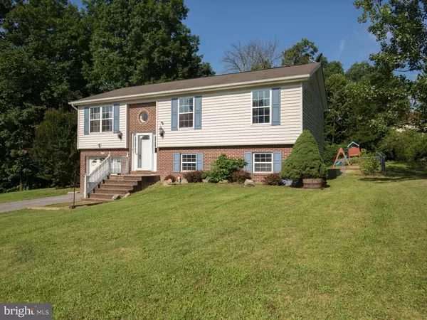 172 CROOKED OAK WAY, Martinsburg, WV 25405