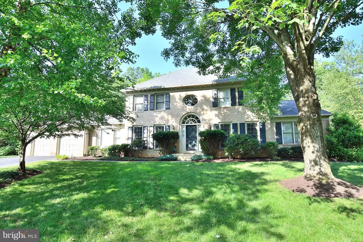 Mclean, VA 22102,8413 HOLLY LEAF DR