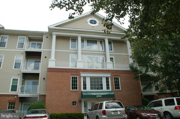 6990 FALLS REACH DR #204, Falls Church, VA 22043