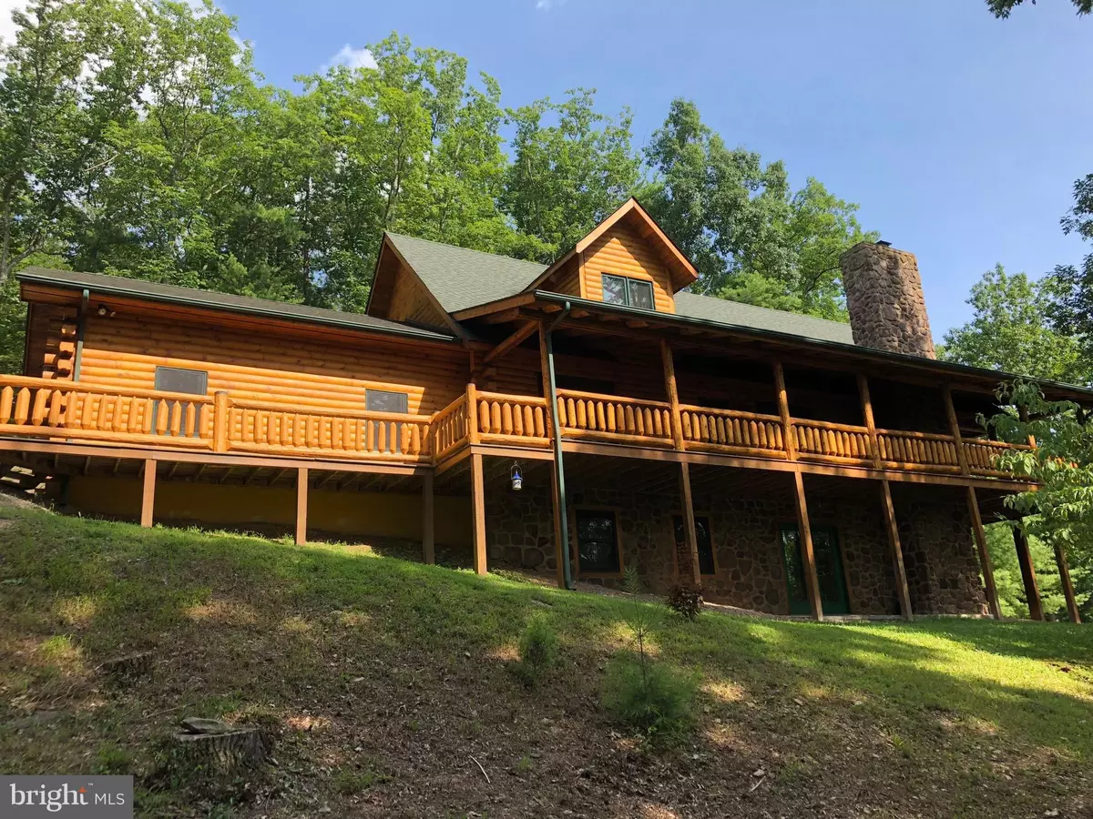 Berkeley Springs, WV 25411,341 CUBBY HOLE LN