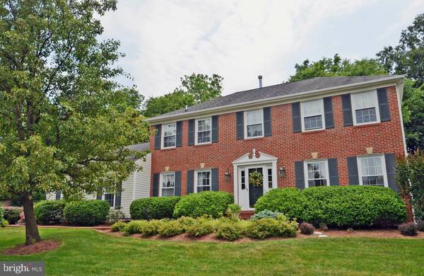 5734 ROCKY RUN DR, Centreville, VA 20120