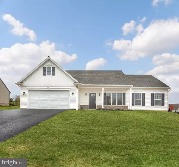 4 ROSEBUSH CT, Womelsdorf, PA 19567