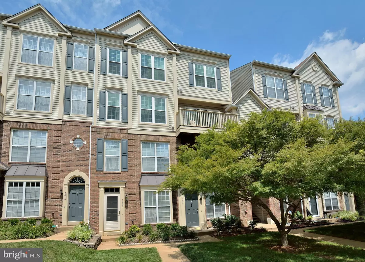 Falls Church, VA 22043,7006 METROPOLITAN PL #7006