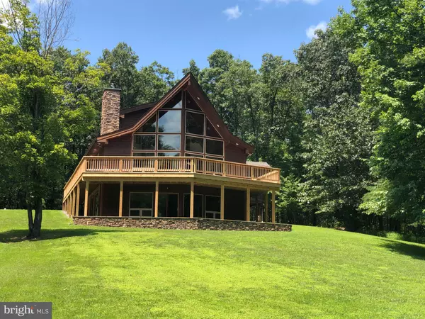 1352 VIRGINIA LINE ROAD, Berkeley Springs, WV 25411