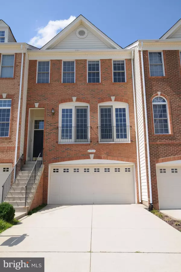 25322 NESTING SQ, Chantilly, VA 20152