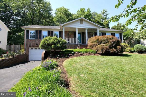 2232 CASEMONT DR, Falls Church, VA 22046