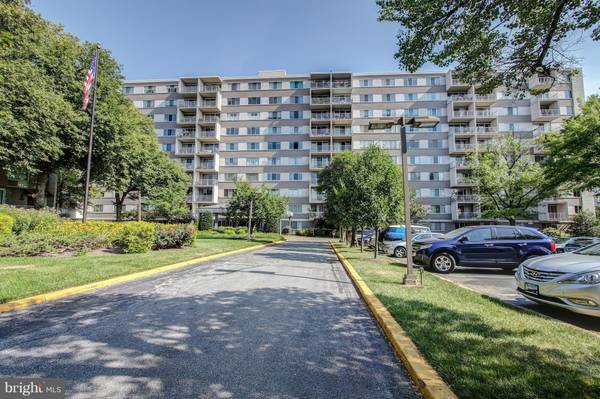 4977 BATTERY LN #1-517, Bethesda, MD 20814