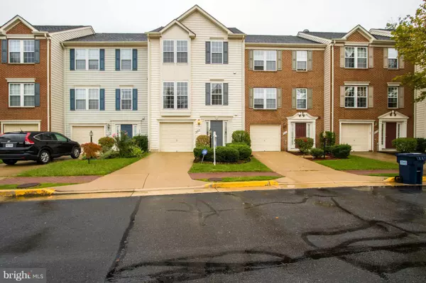 8015 HORSESHOE COTTAGE CIR, Lorton, VA 22079