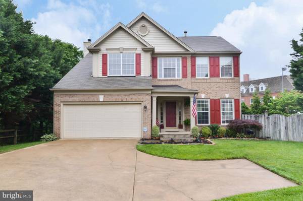 5578 VILLAGE CENTER DR, Centreville, VA 20120