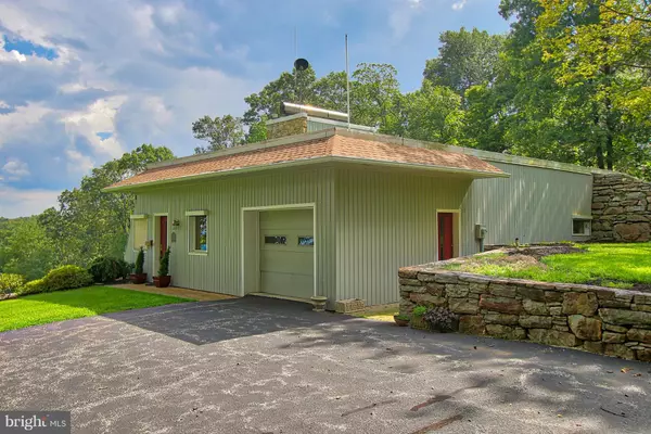 Hanover, PA 17331,920 LAUREL WOODS LN