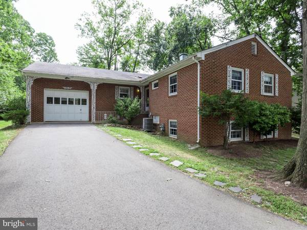 5919 OLD ROLLING RD, Alexandria, VA 22310