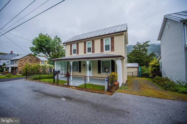 102 SOUTH LAUREL AVE., Berkeley Springs, WV 25411