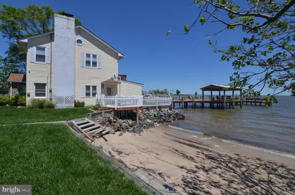 Colonial Beach, VA 22443,102 BEACH DR