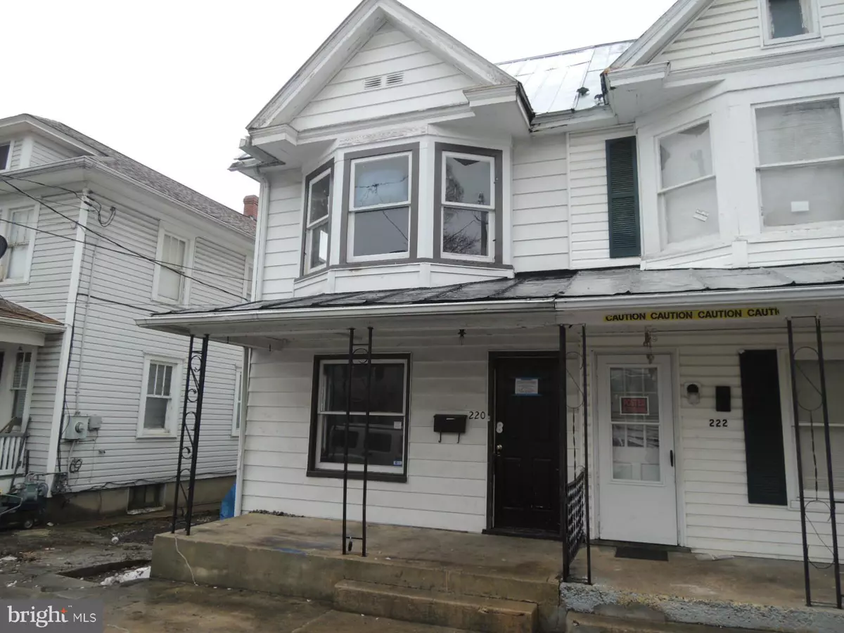 Martinsburg, WV 25401,220 CHURCH ST