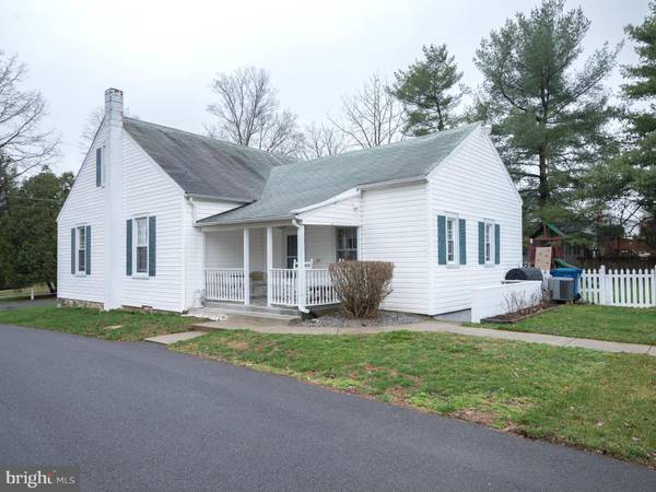 212 TREADWELL ST, Berryville, VA 22611