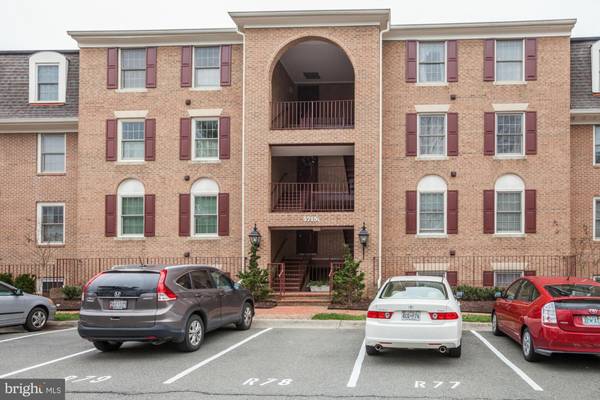 5715 BREWER HOUSE CIR #202, Rockville, MD 20852