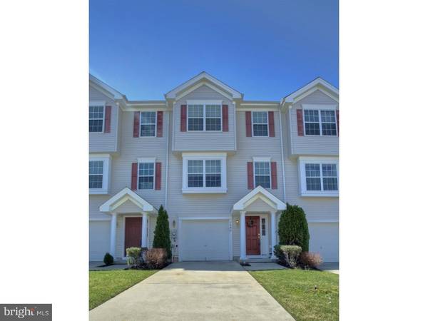 1049 BUCKINGHAM DR, Thorofare, NJ 08086