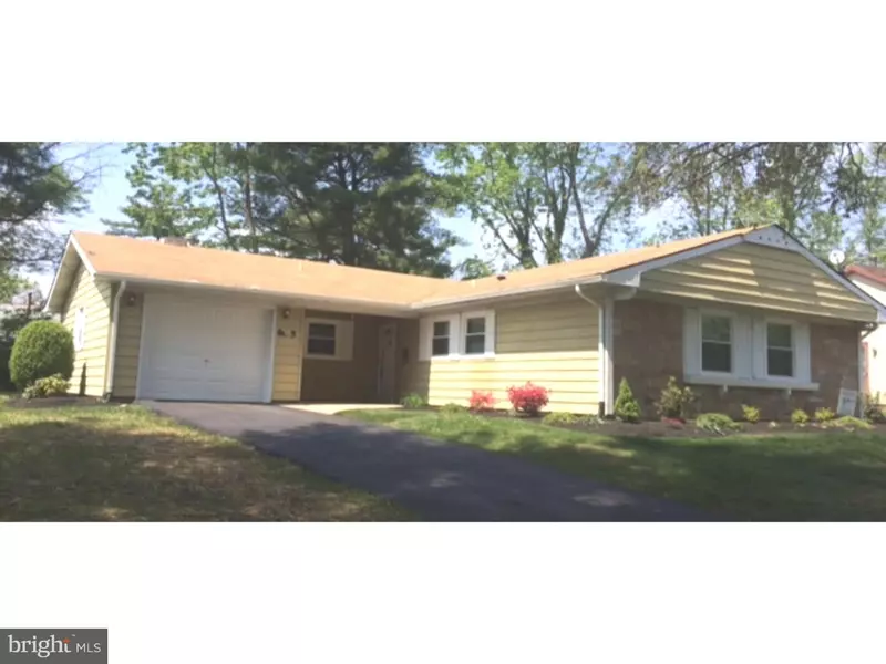 5 GLORIA LN, Willingboro, NJ 08046